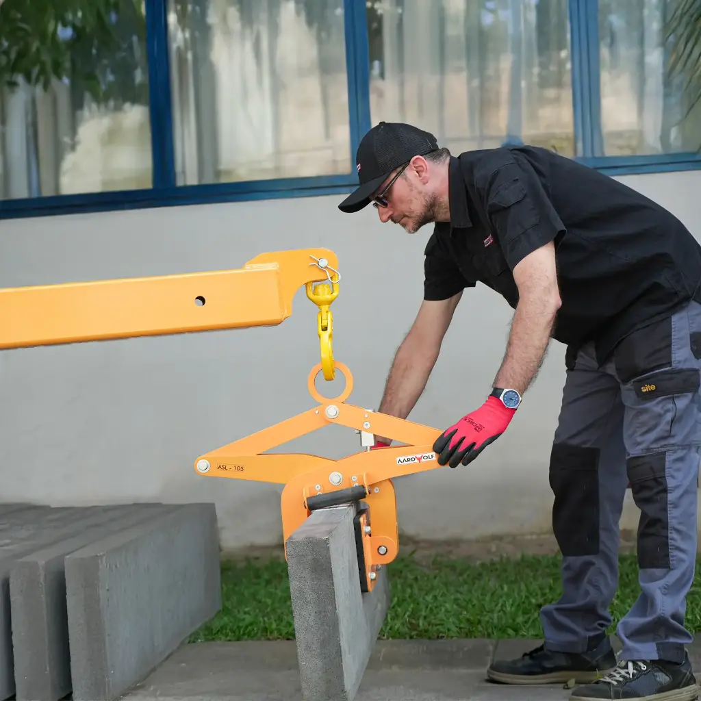 Scissor-Clamp-Lifter-ASL105-working-2.webp