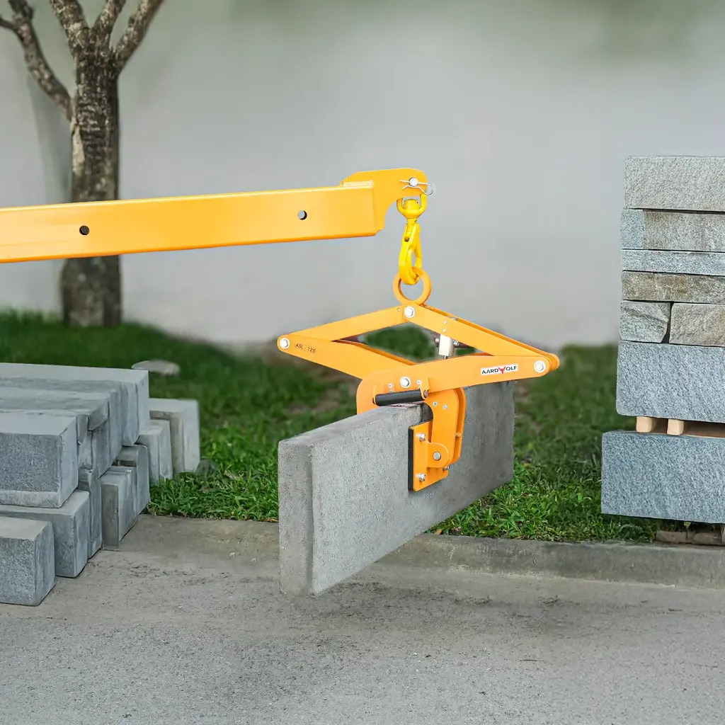 Scissor-Clamp-Lifter-ASL125-working-3.webp
